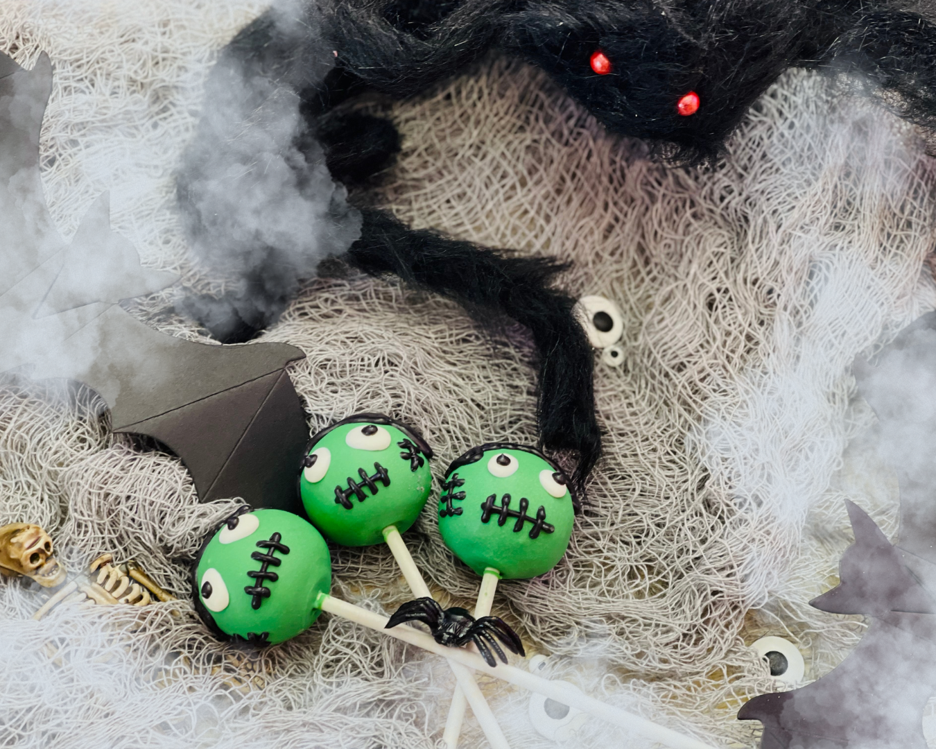 Frankenstein -CAKE POPS- Red Velvet