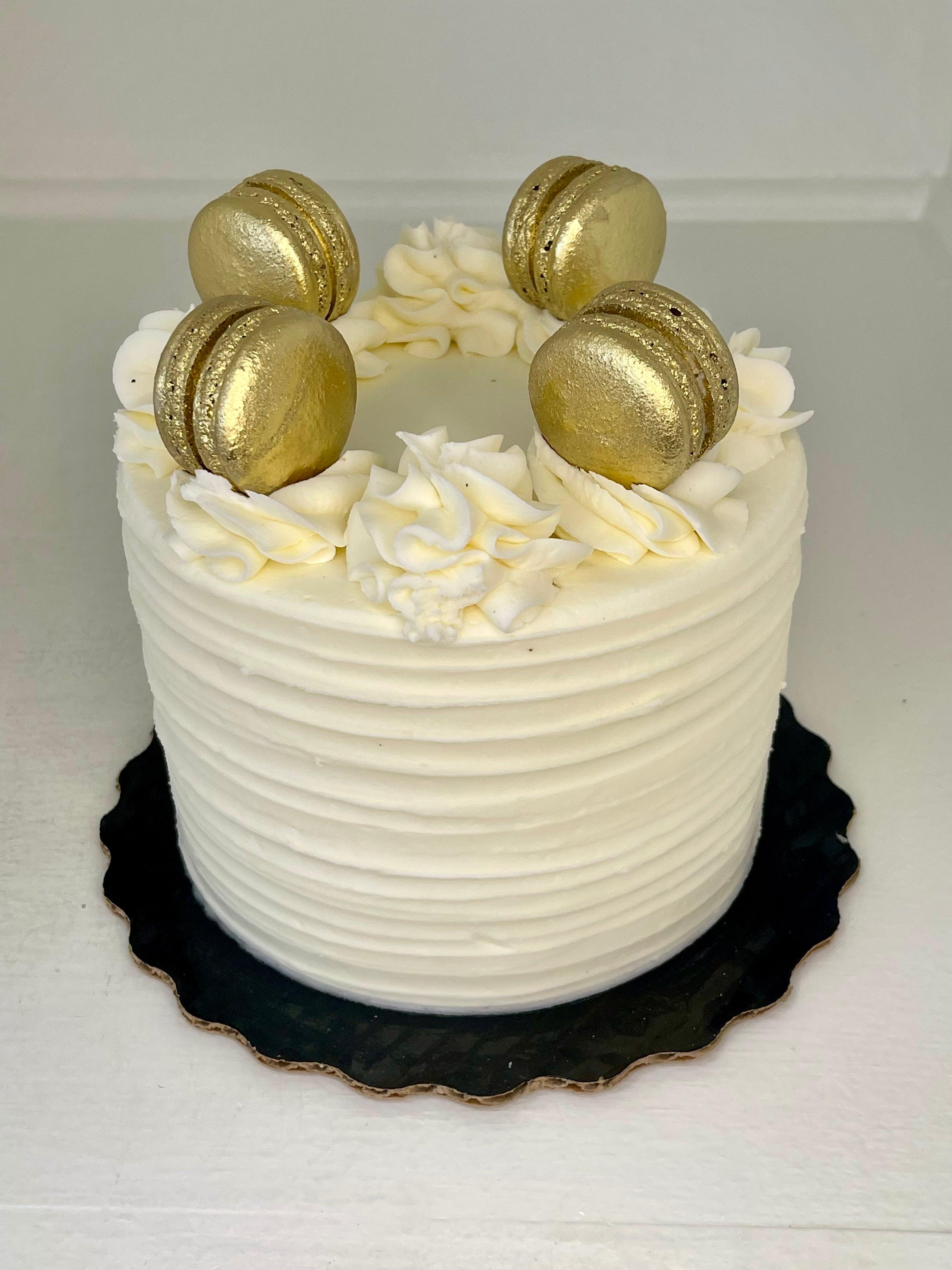 6" 12 Serving Buttercream Gold Macaron Vanilla Cake