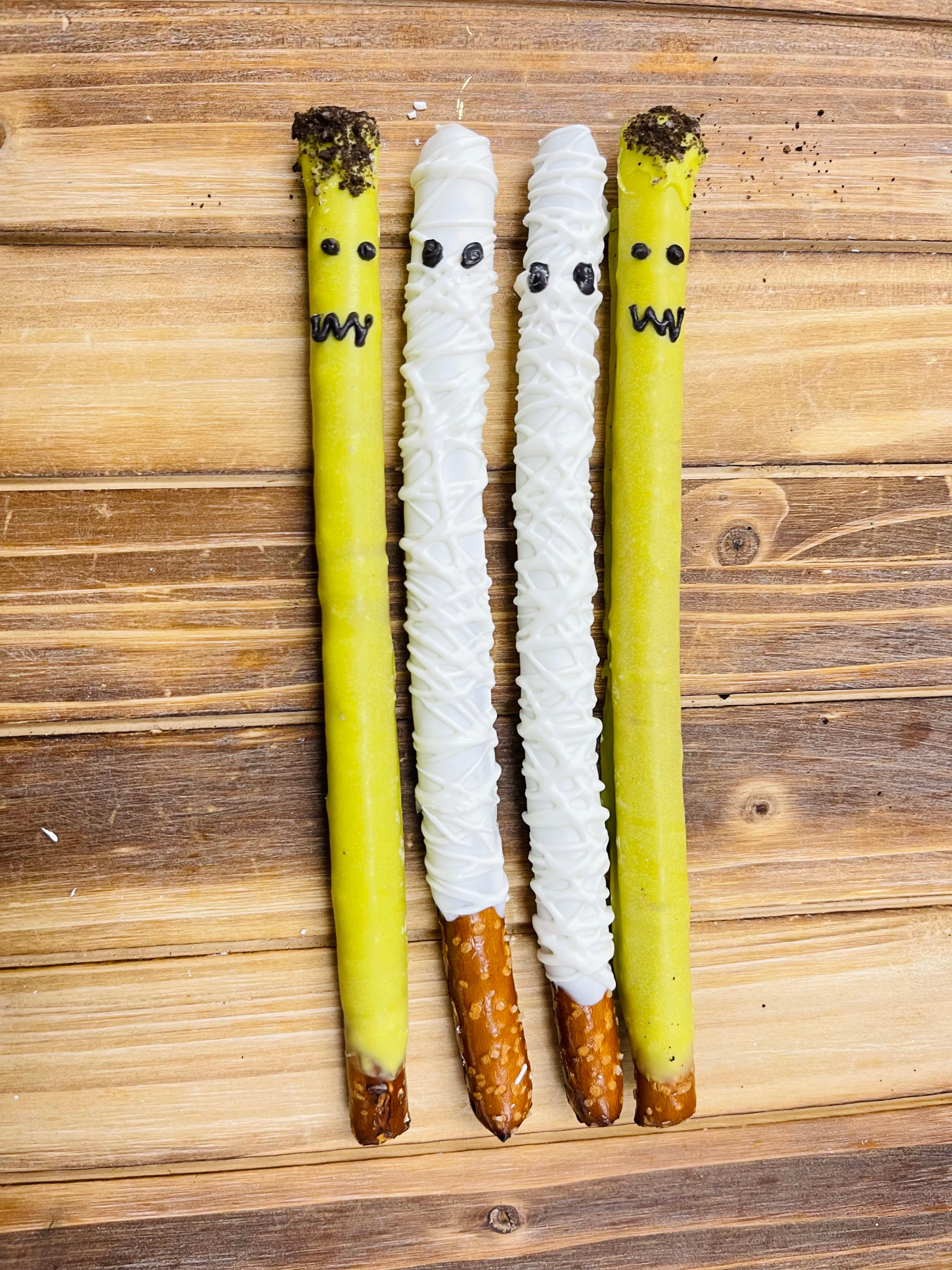 Halloween Chocolate Dipped Pretzel Rods