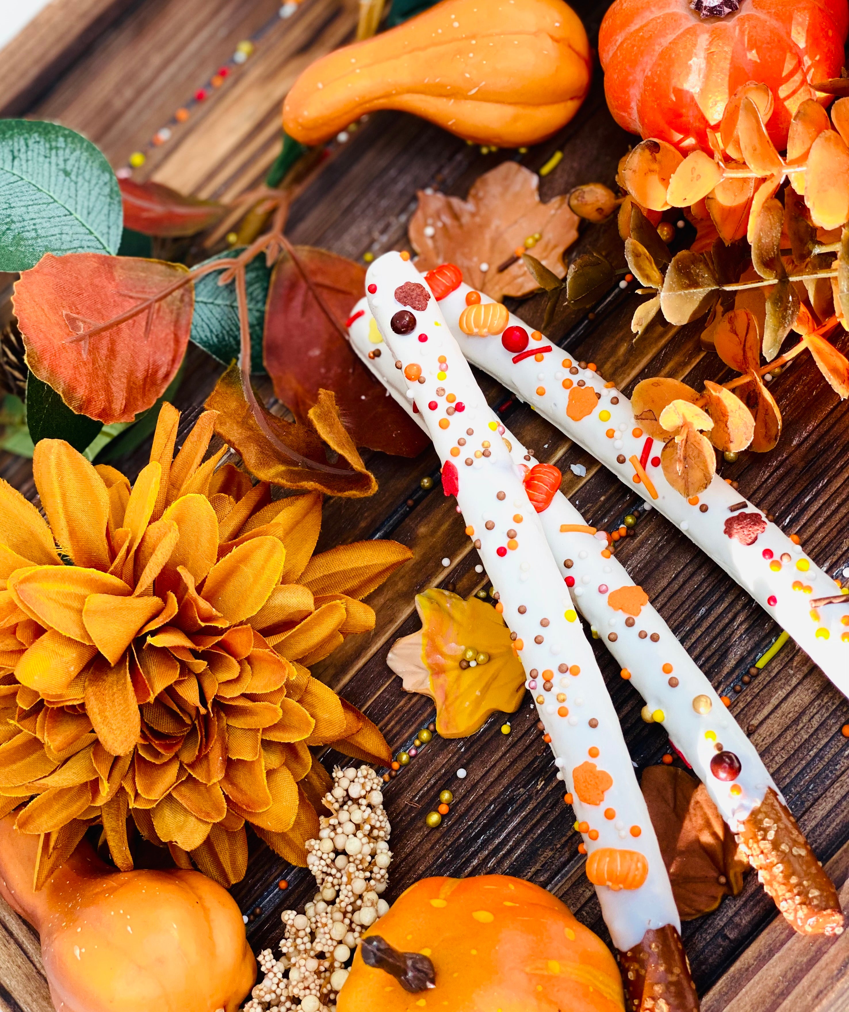 FALL: OREOS, RICE KRISPY TREATS, PRETZELS