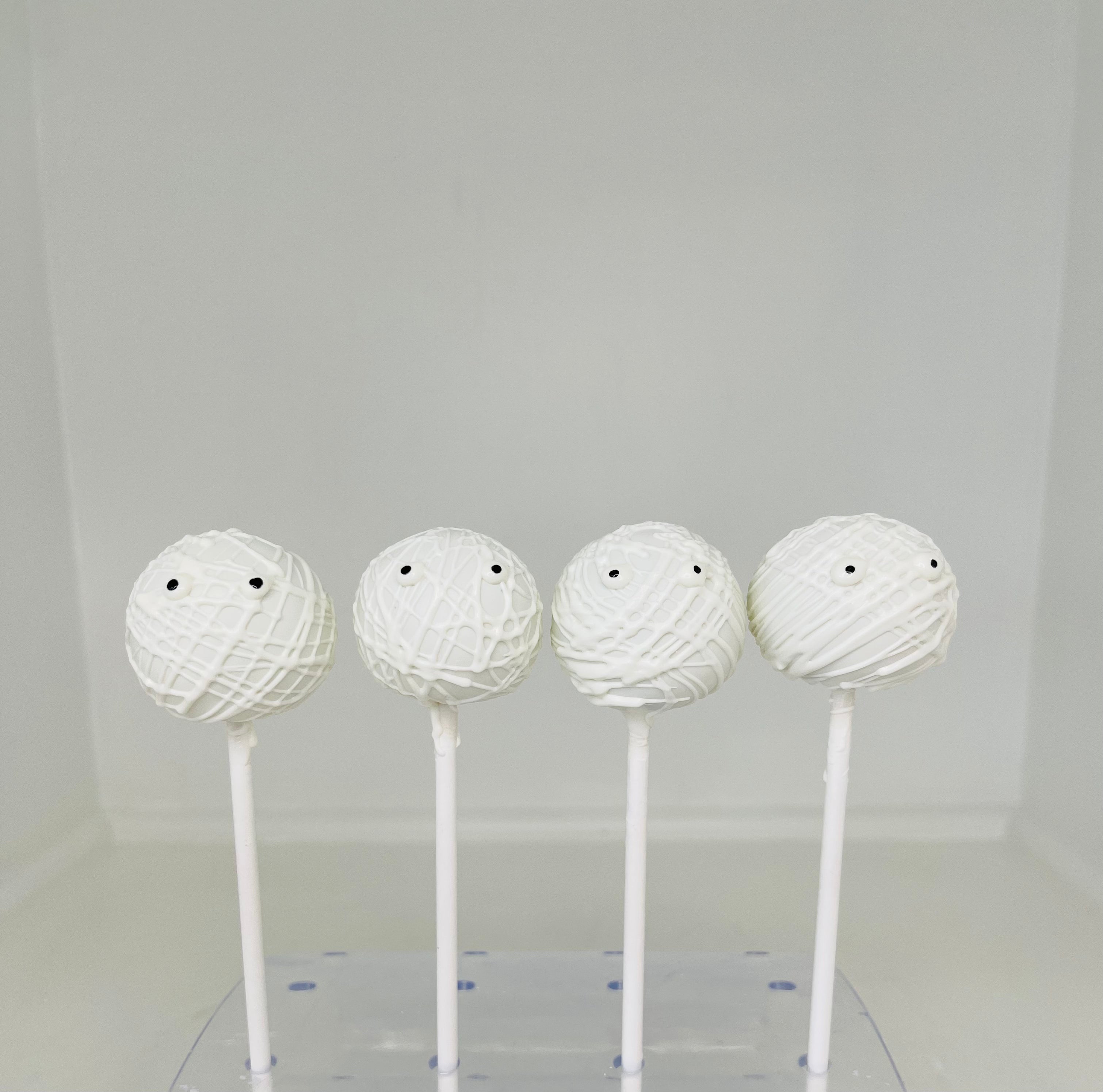 Mummy Halloween Cake Pops