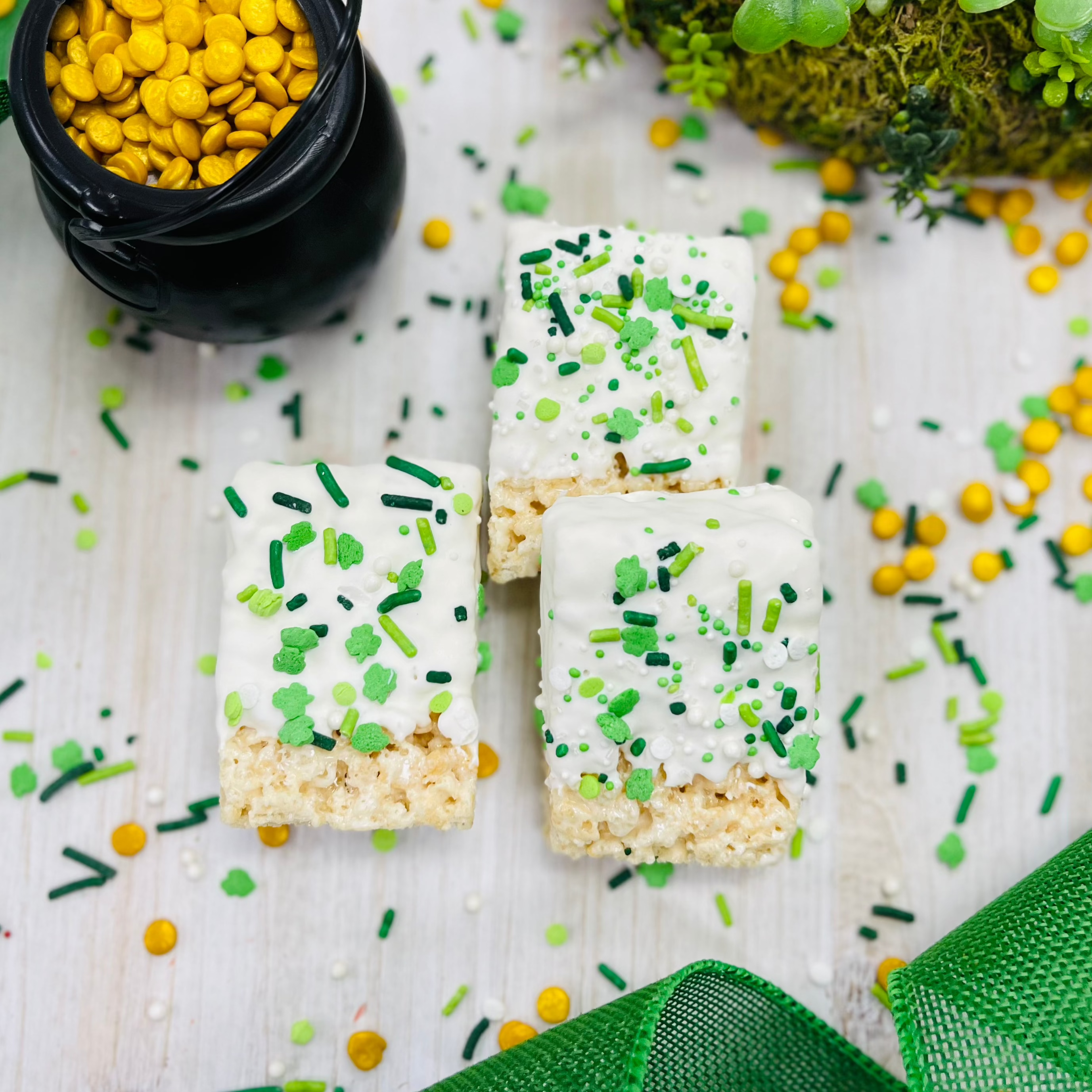 St. Patricks Day Chocolate Dripped Rice Krispy Treats