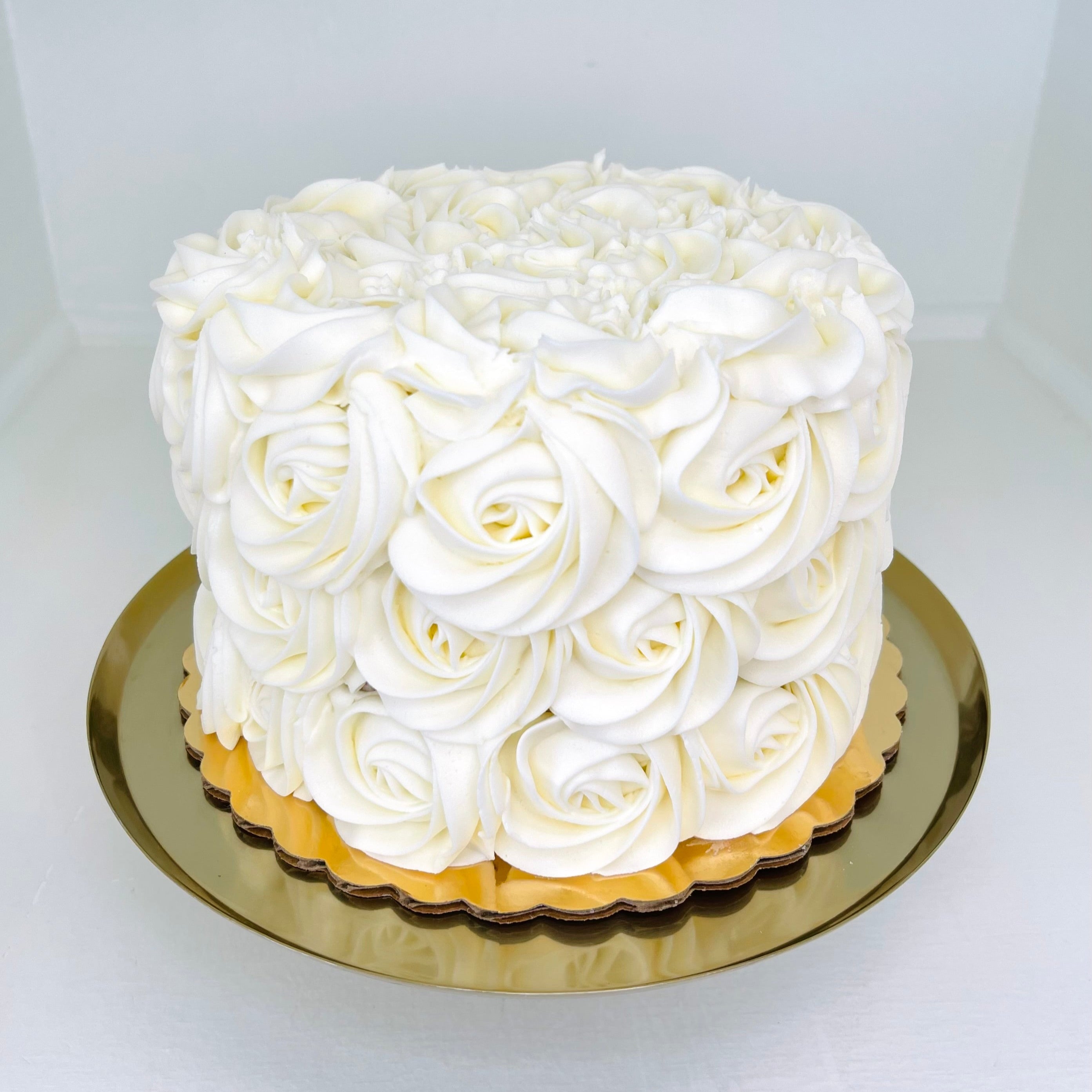 White Rosette Buttercream Yellow Cake